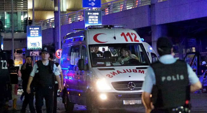Арестуваха още седем души във връзка с атентата на летището в Истанбул