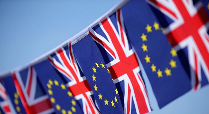 Британският парламент ще обсъди петицията за втори референдум за ЕС, но няма да взема решение по нея