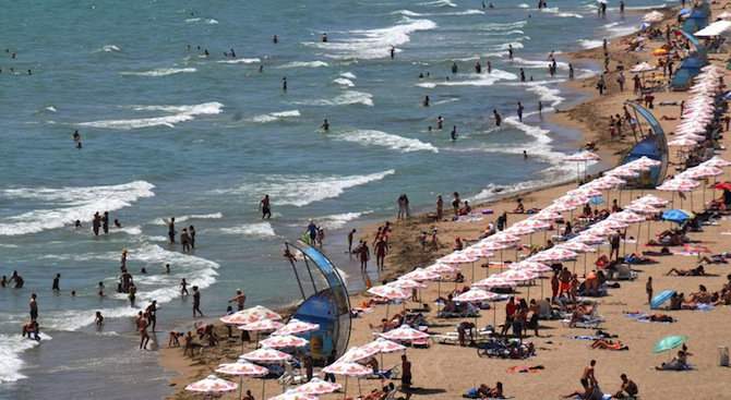 Едва 6% ръст на руските туристи по Черноморието