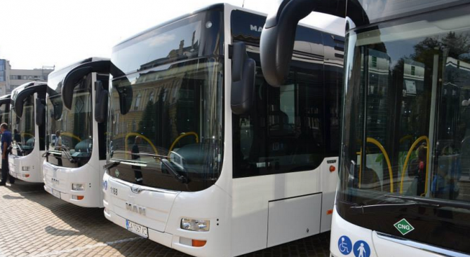 70 нови автобуса за София пристигнаха в Бургас