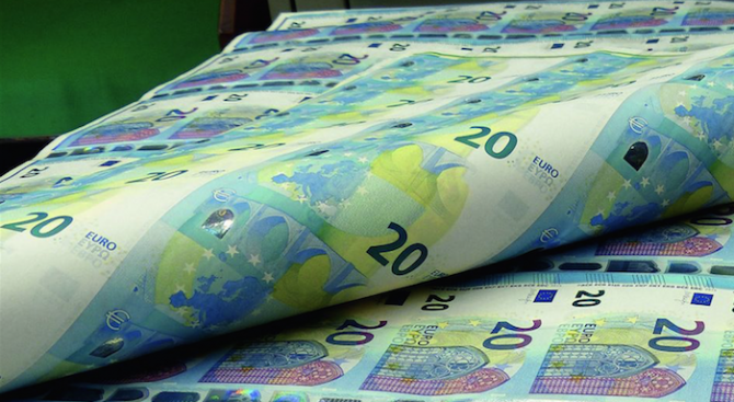 В Неапол разбиха първата в Европа нелегална печатница за новите 20 евро