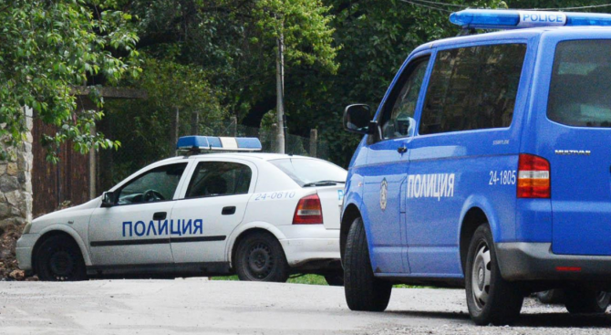 Арестуваха петима мъже при спецакция в Пловдивско