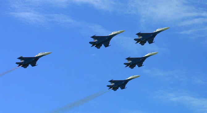 МО: Руски самолети над Черно море нарушват международни норми