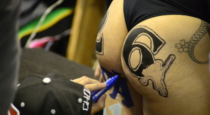 Татуисти разкрасиха почитателите на мастило в Сао Пауло