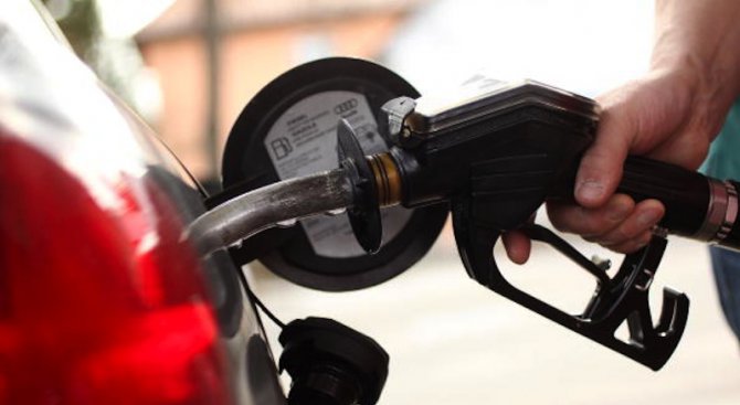 Българите пак купуват едни от най-скъпите горива в ЕС