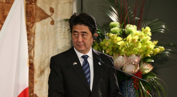 Японският премиер Шиндзо Абе назначи жена за министър на отбраната