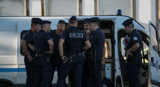Арестуваха радикализирана девойка във Франция