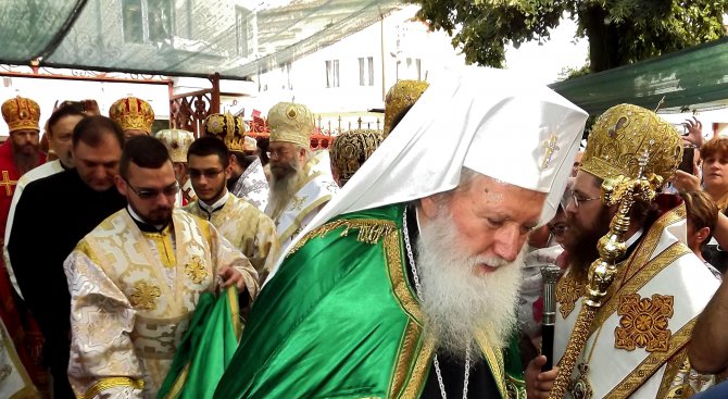 И патриархът изпрати съболезнования за жертвите в Скопие