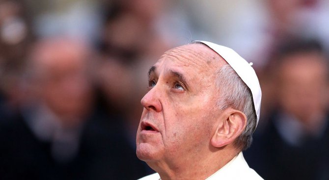 Папата създаде специален департамент по въпросите за брака