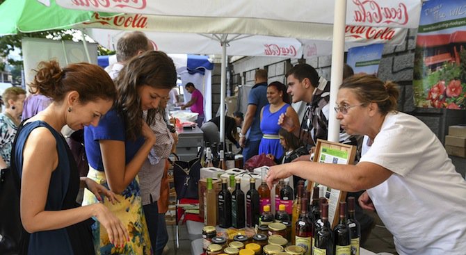 Фермерски пазар бе открит в София (снимки+видео)