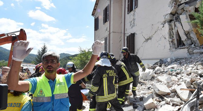 Най-малко 120 станаха жертвите на земетресението в Италия