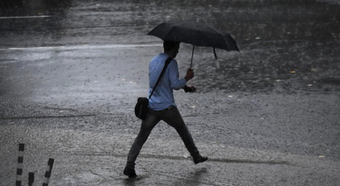 Почти 44 литра дъжд на кв. метър са паднали в Сливен