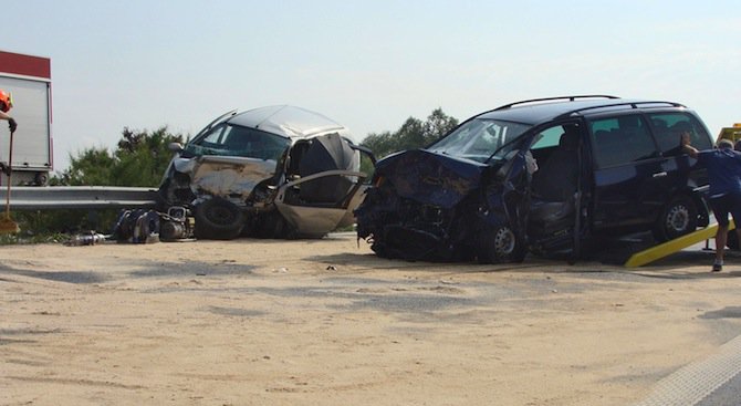 Верижна катастрофа на пътен възел Кочериново образува задръстване
