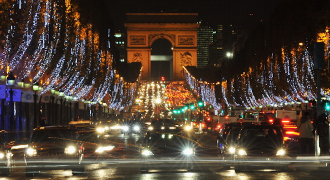 Все по-малко туристи ходят в Париж