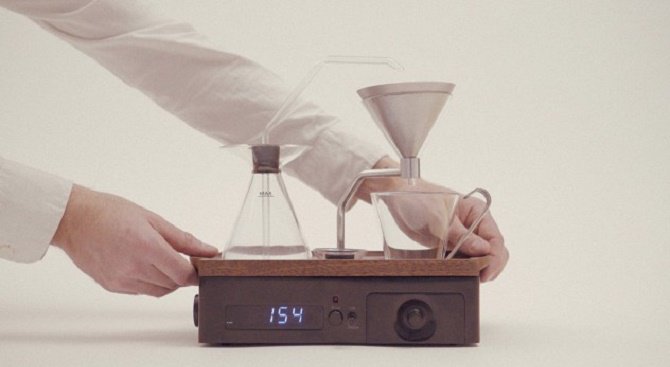 Тази кафе машина ще ви събуди с чаша горещо кафе