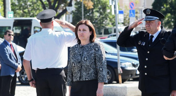 Бъчварова дава обяснения пред парламента за екстрадицията на Бююк