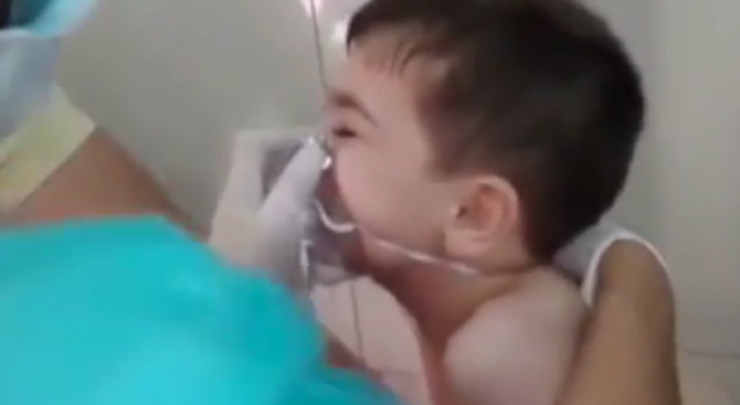 Десетки отровени с химическо оръжие в Алепо (снимка+видео)