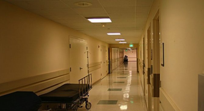 Вижте мизерията в детското отделение в болницата в Добрич (снимки)