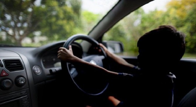12-годишен германец кара по високоскоростните магистрали