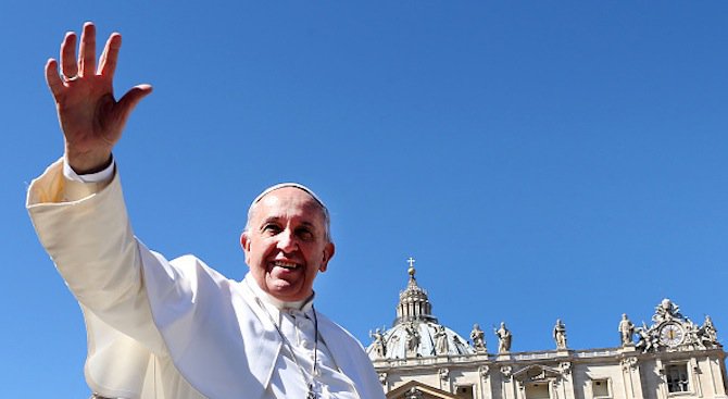 Папа Франциск: Корупцията е като наркотик