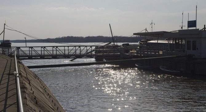 Преустановяват движението през ГКПП Дунав мост – Русе