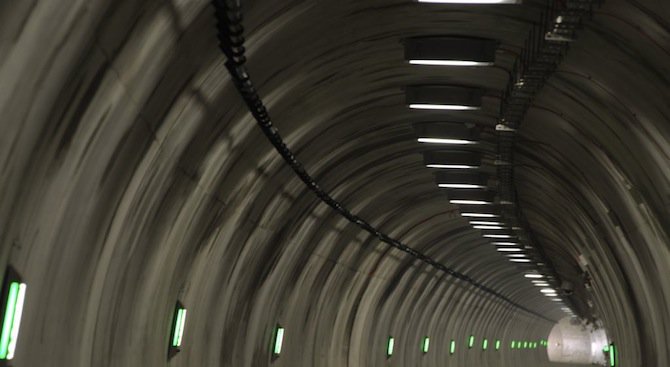 Тунелите на пътя Асеновград - Смолян са с ново LED осветление