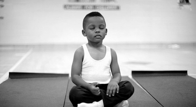 Училище възпитава с медитация вместо с наказания