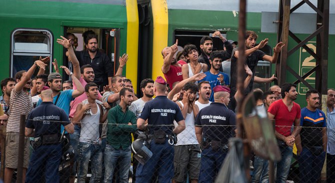 Унгарците решават на референдум за европейските квоти за бежанци