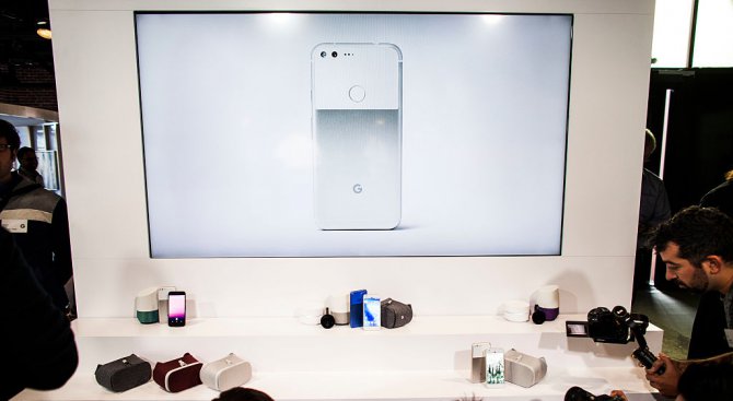 Google представи новия си смартфон