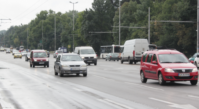 Мерят вредните емисии на софийските автомобили