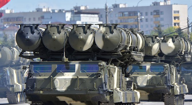 Русия изпраща зенитно-ракетни системи С-300 в Сирия