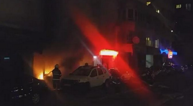 Магазин изгоря в София