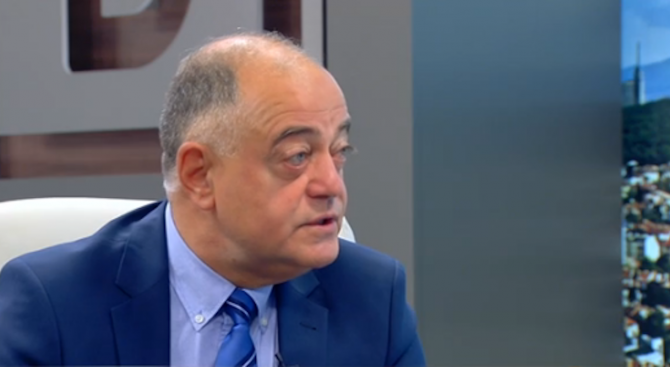 Ген. Атанасов с остра критика към Борисов: Много лесно се засяга пилето шарено от Банкя (видео)