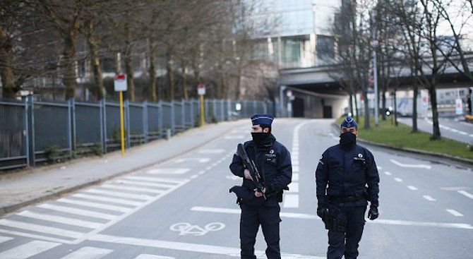 Белгия задържа четирима души за тероризъм след мащабни акции