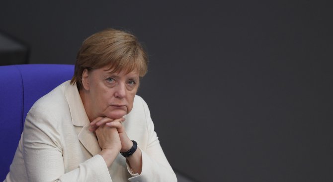 Леви германски партии се обединяват, за да свалят Меркел