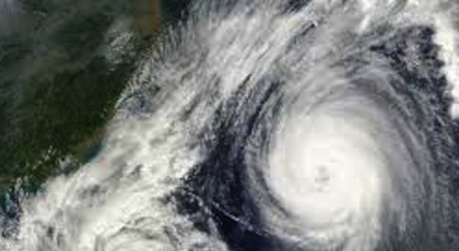 Мощен тайфун връхлетя Филипините
