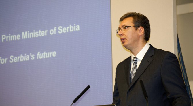Албанска ТВ направи сръбския премиер Александър Вучич шеф на кабинета в Косово
