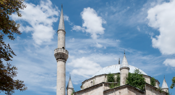 Атакуваха джамия и турски културен център в Стокхолм