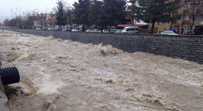 Каролев опроверга зелените за наводненията в Банско (снимки)