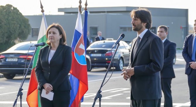Румяна Бъчварова и словашкият й колега посетиха ГКПП-Капитан Андреево