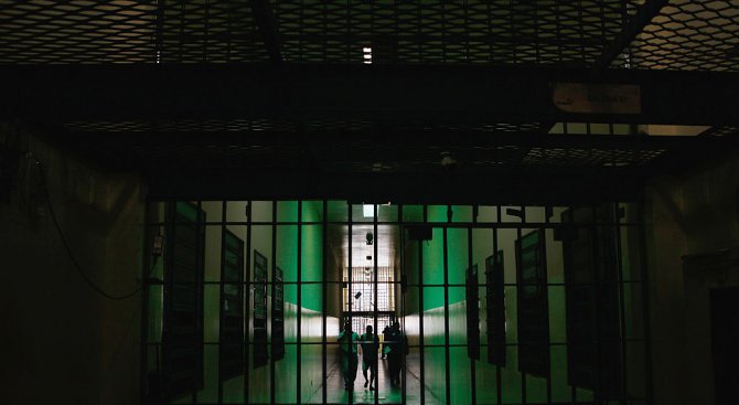 Затворник от Пазарджик глътна 12 пирона в знак на протест