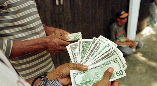Фалшиви долари на рекордна стойност са конфискувани в Перу