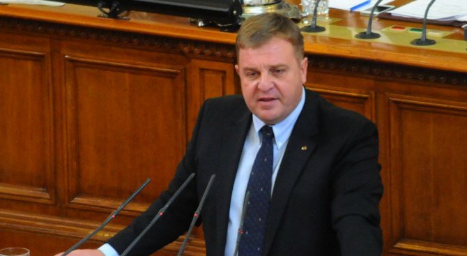 Каракачанов: След оставката на Борисов администрацията в държавата е в шок