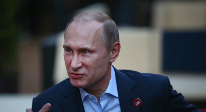 Путин звъни да подкрепи Раул след загубата на Фидел