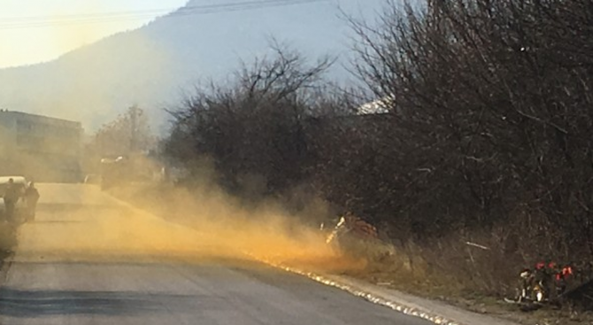 Няма замърсяване на околната среда след пътен инцидент с разлята азотна киселина
