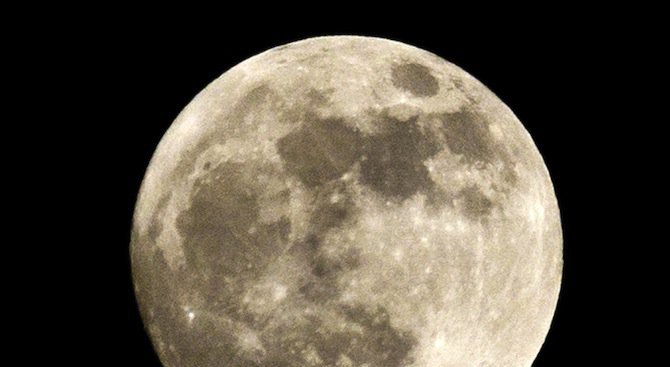 Последната за годината Супер Луна освети Акропола в Гърция