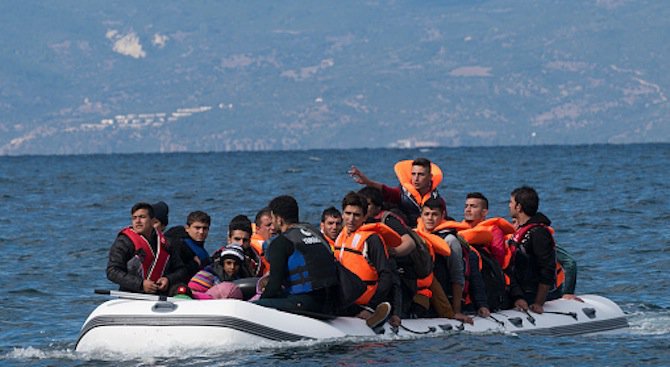 Броят на загиналите в Средиземно море мигранти достигна рекордните 5000 през тази година