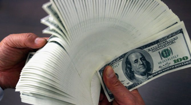 Иранският риал удари дъното спрямо долара