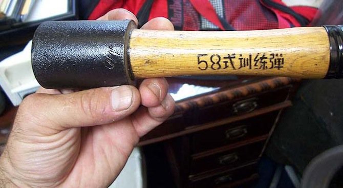 Китайски селянин 25 години използвал граната, за да чупи орехи