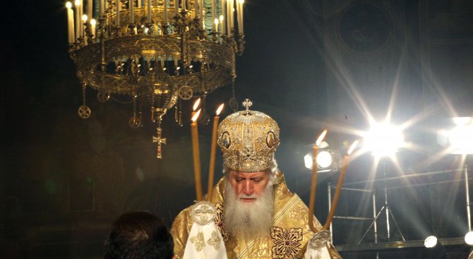 Патриарх Неофит: В тази свята нощ никой около нас не трябва да остава сам и безнадежден